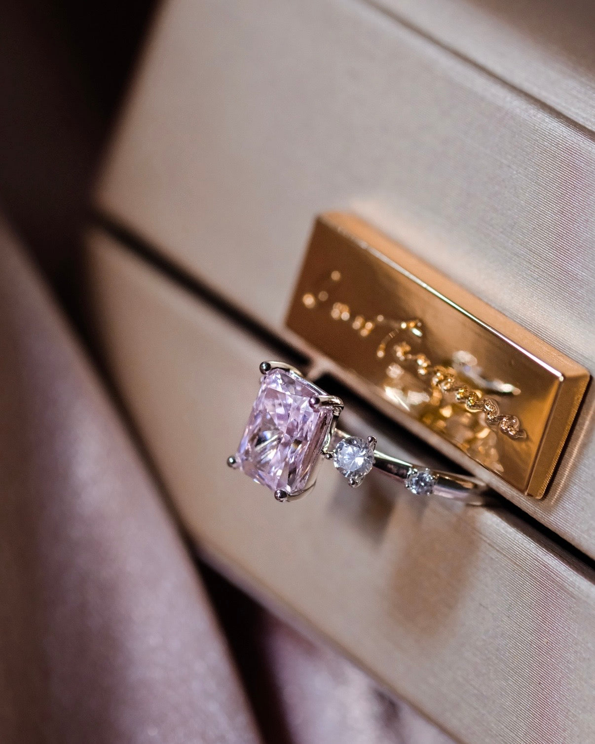 Rośe Vista | pink diamond ice cracking silver ring 18kwhitegold