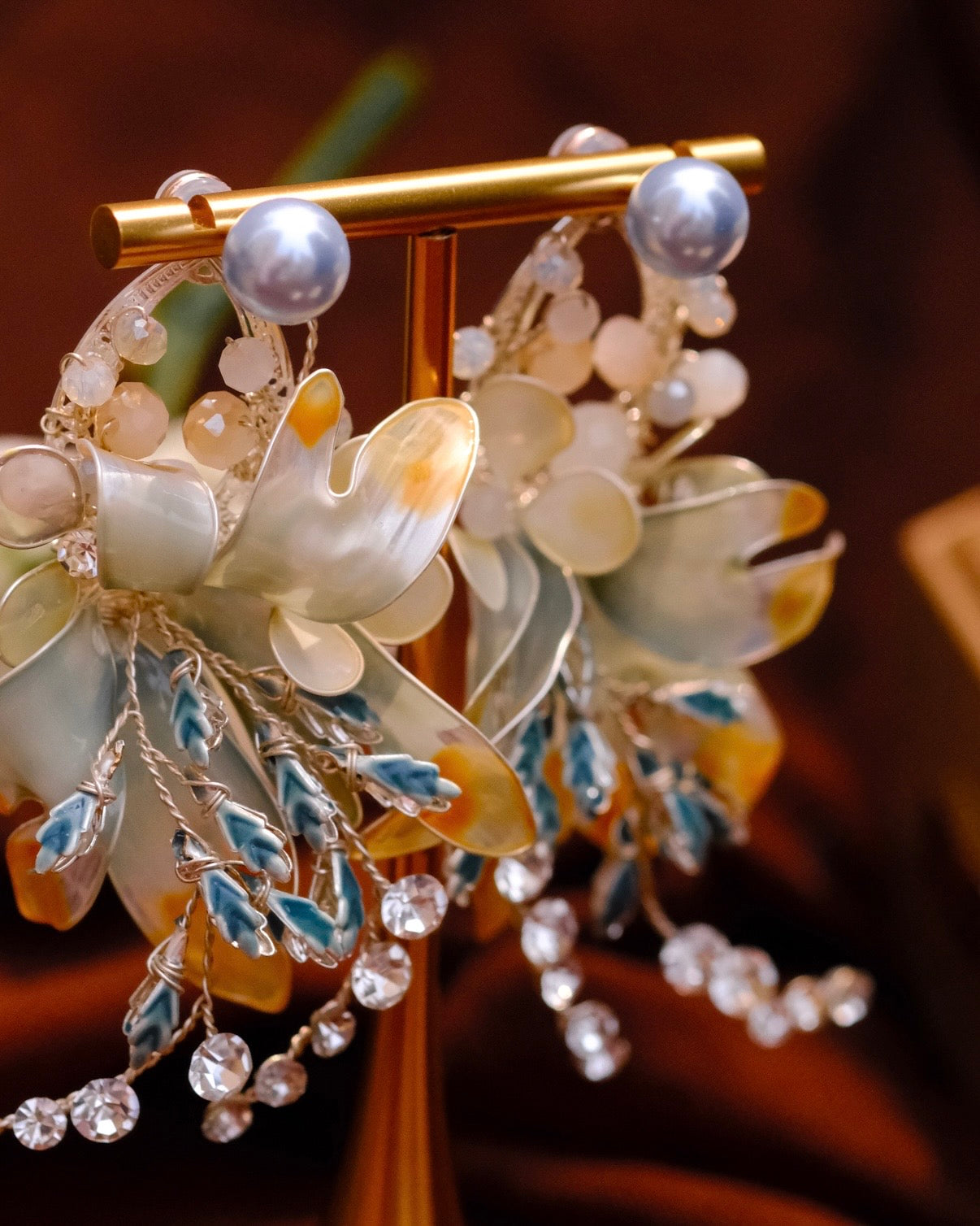 Morning Dew 2-Way Floral Resin Earrings