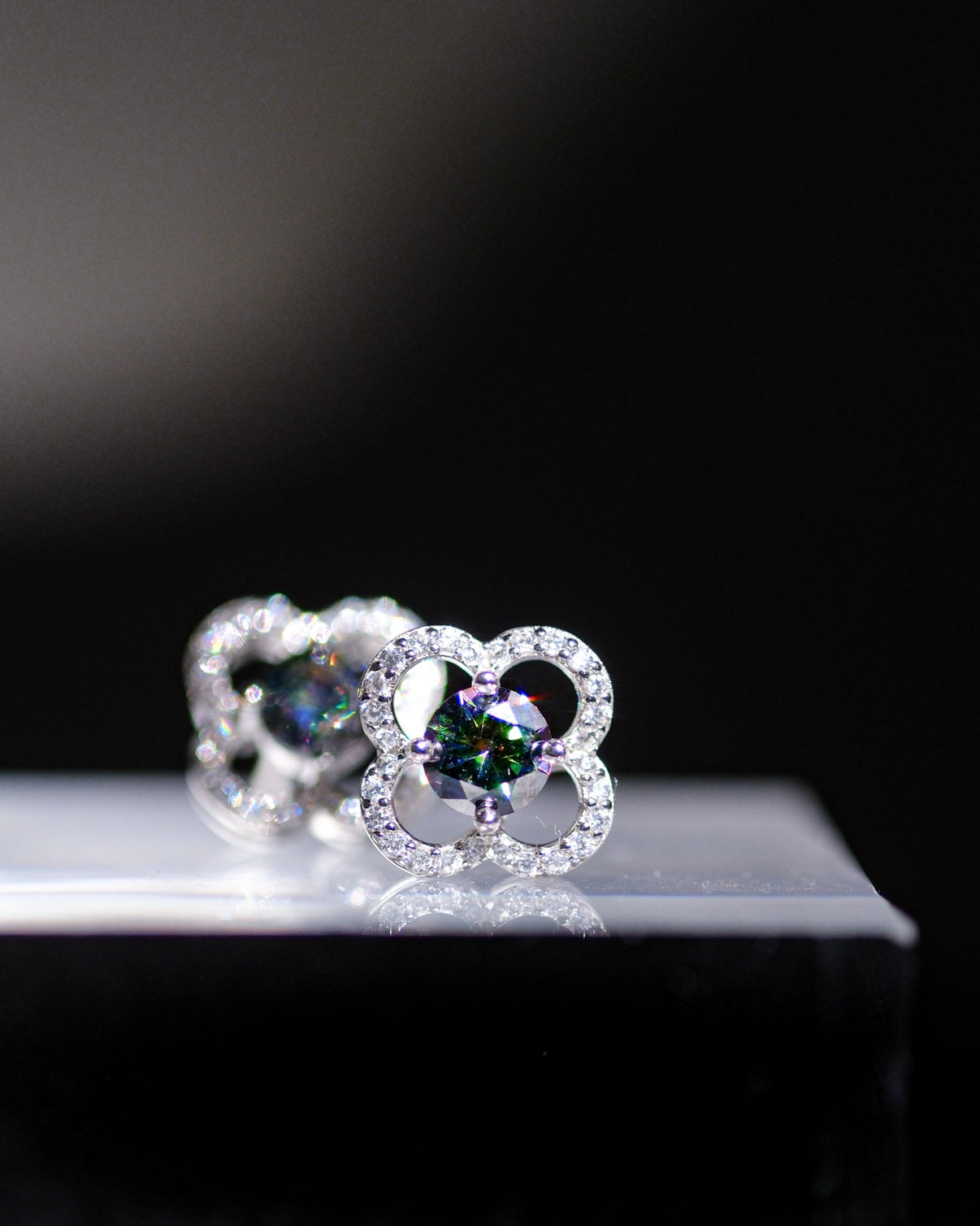 Versailles | Noble Four-Leaf Clover Necklace in Black Diamond – Timeless & elegant French Style