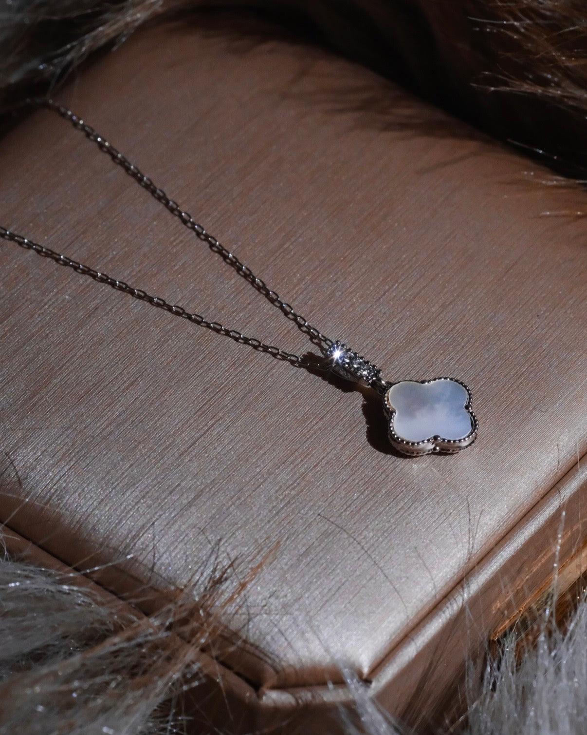 Deserve Necklace- shell lucky clove with engraving