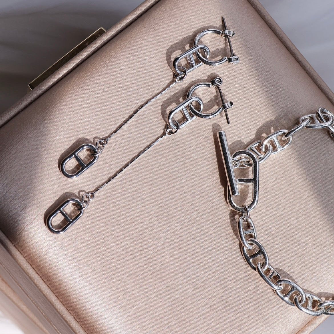 Journey | linkage dangling earrings [Last One]