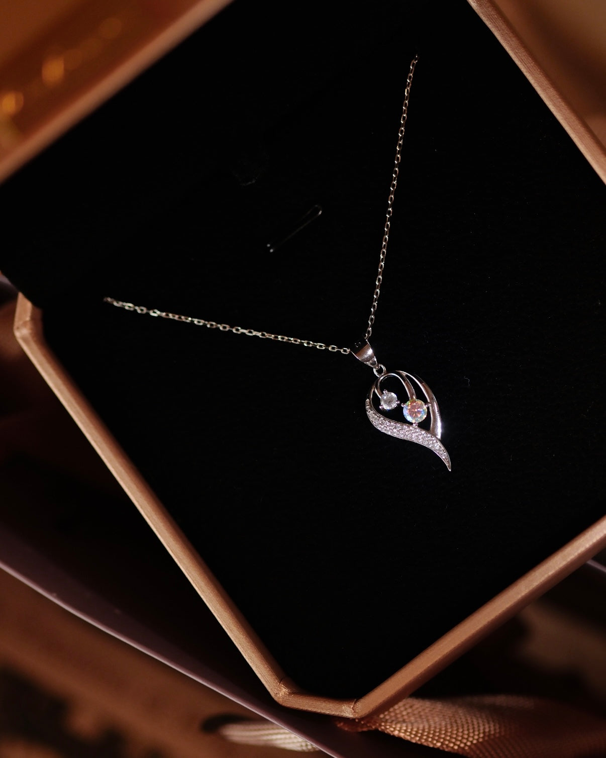 Heart of the Secret Garden | limited edition: rainbow diamond necklace silver 18k gold