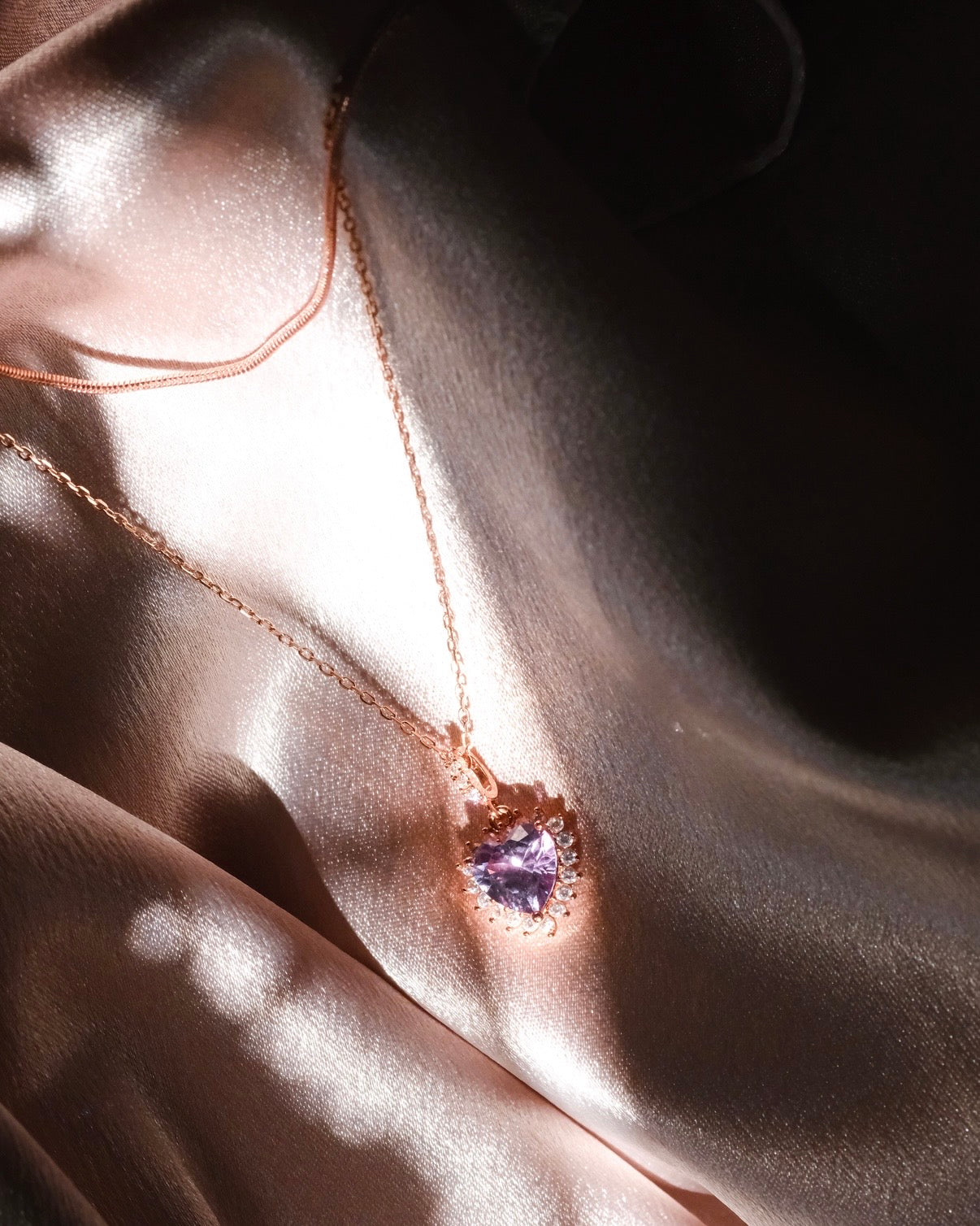Halo of Love | double-layer Rosegold heart shape necklace