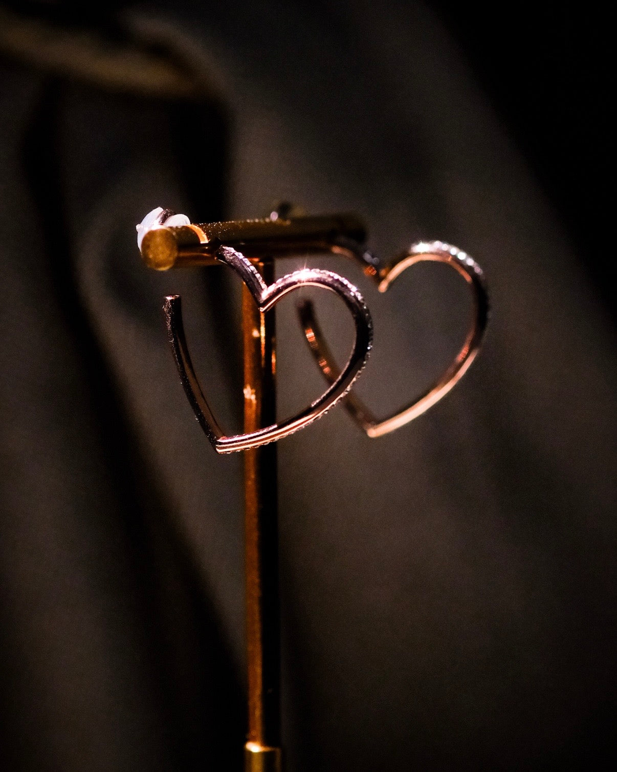 Escape from the world heart shaped earrings 18k Rosegold