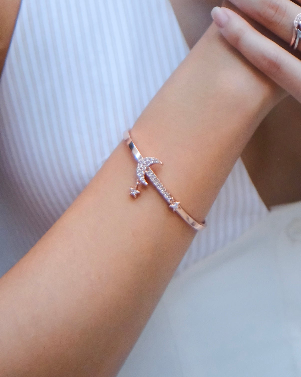 Souls Romantic Bangle with Swarovski Crystals (18K Rose Gold Plating, Brass)