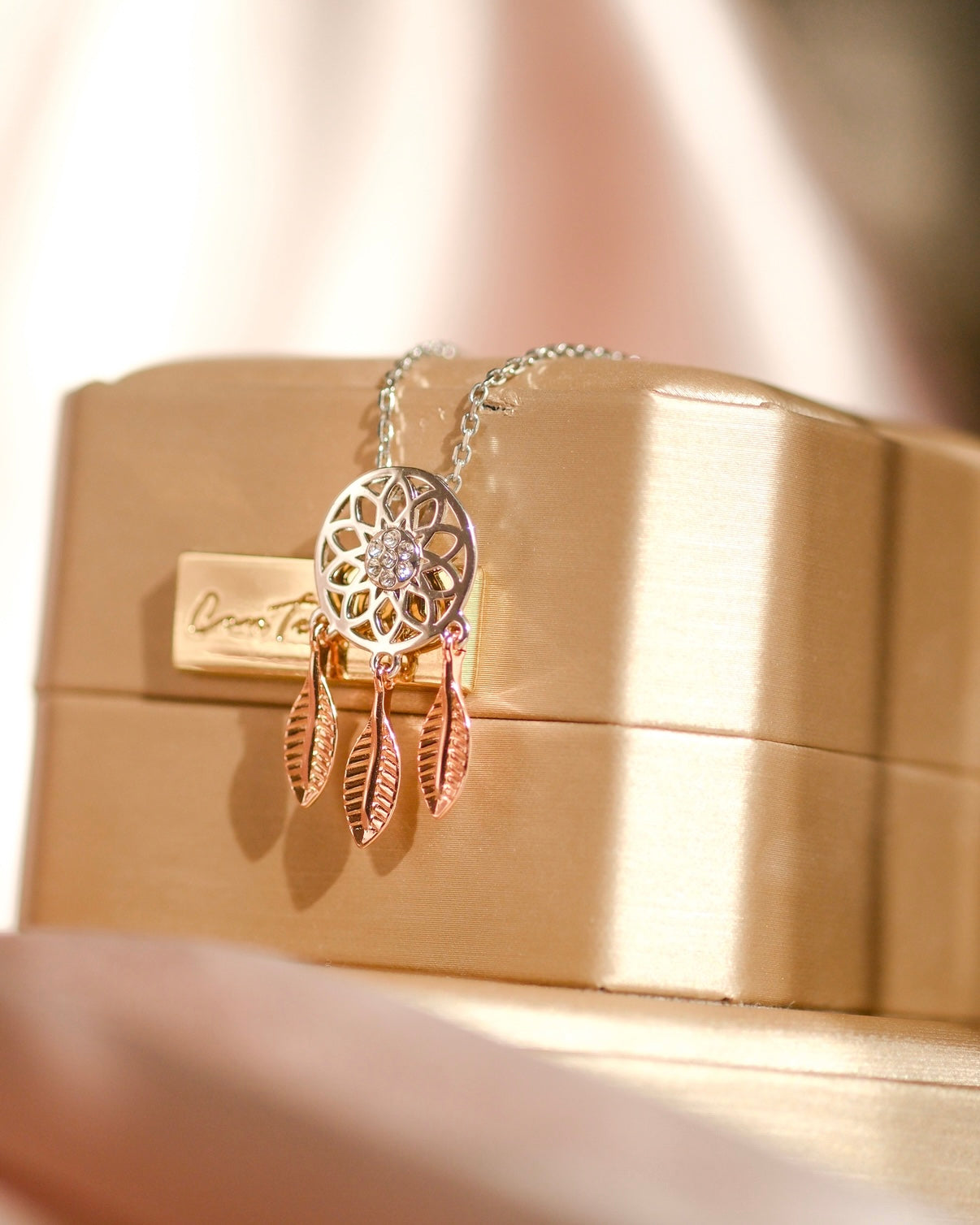 Dream catcher necklace: plated with 18k gold beauty of memory