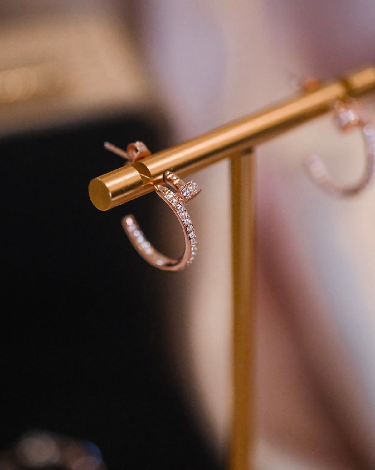 Circle - Artistic and stylish earrings | detail speaks