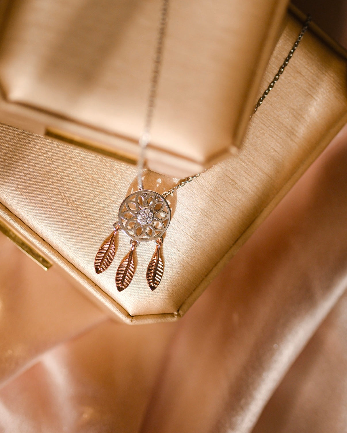 Dream catcher necklace: plated with 18k gold beauty of memory