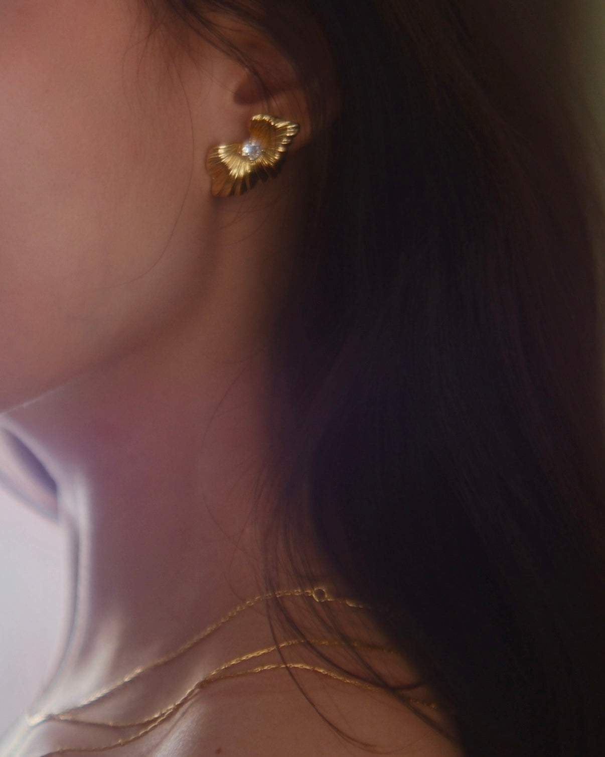 Orchid | Art floral flowy cool carved style - 18k gold and crystal from Austria