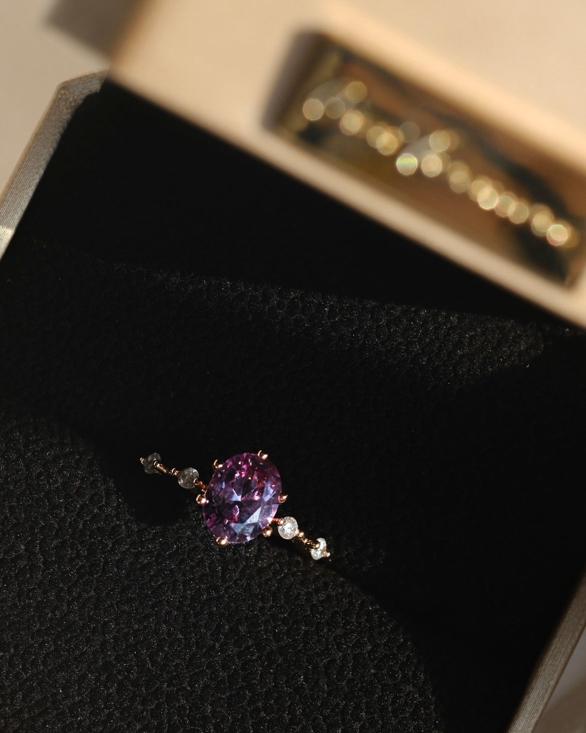 The planet | Luxurious lab grown Alexandrite Ring: silver plated with 18k gold -1.5 carat