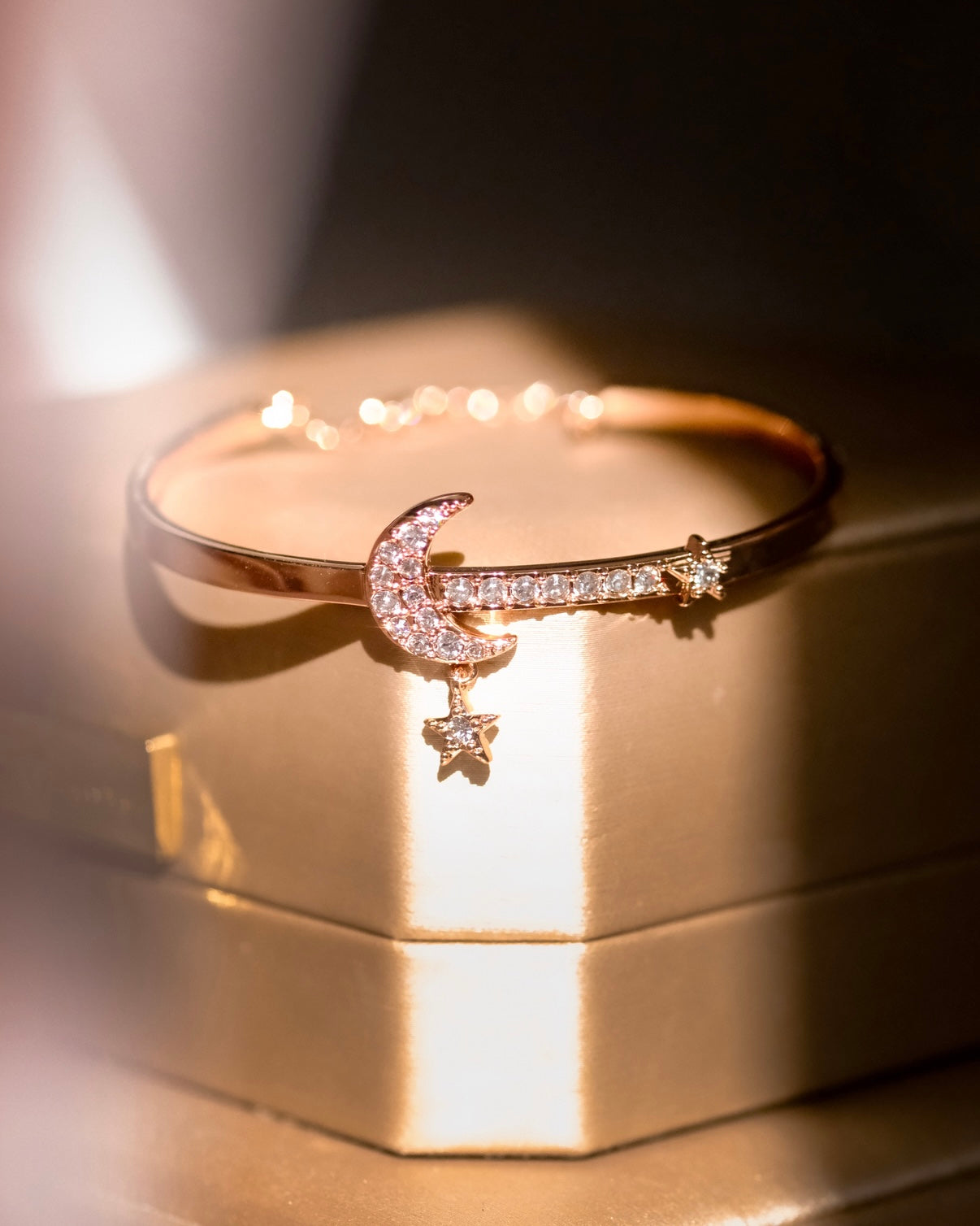 Souls Romantic Bangle with Swarovski Crystals (18K Rose Gold Plating, Brass)