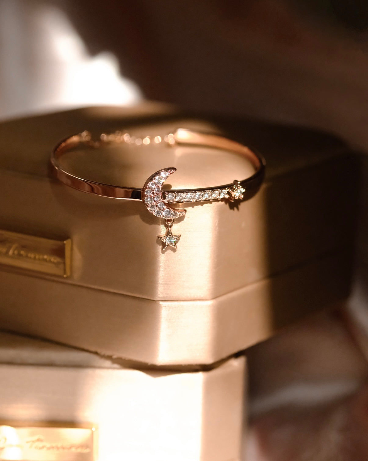 Souls Romantic Bangle with Swarovski Crystals (18K Rose Gold Plating, Brass)