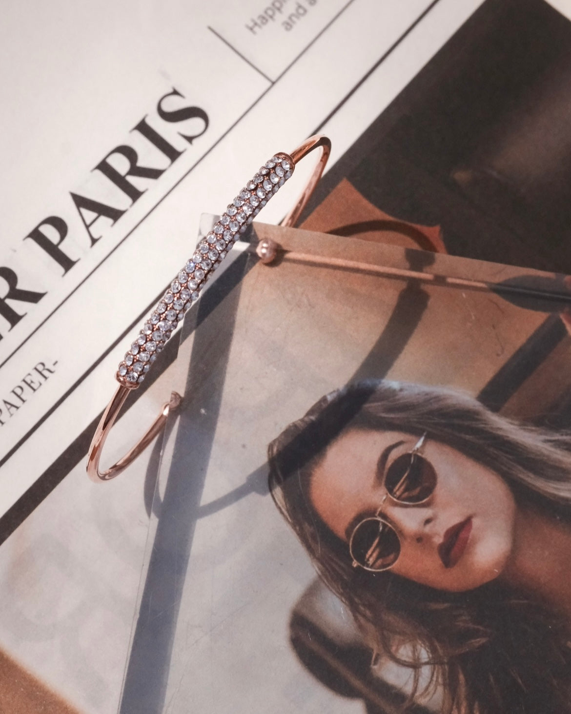 White Rainbow | Free size 18k Rosegold Bangle