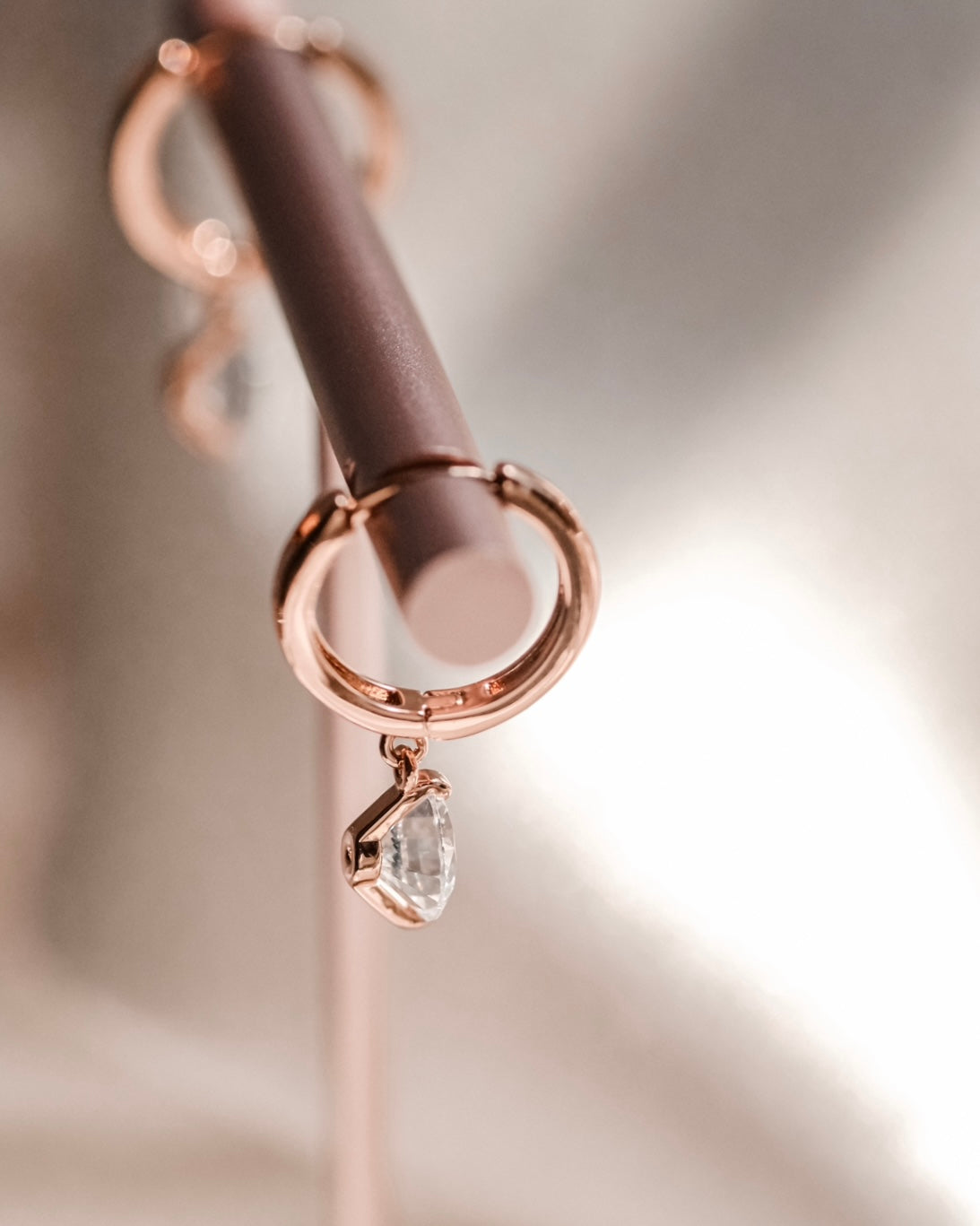 Live In Time | Elegant, innovative & simple design