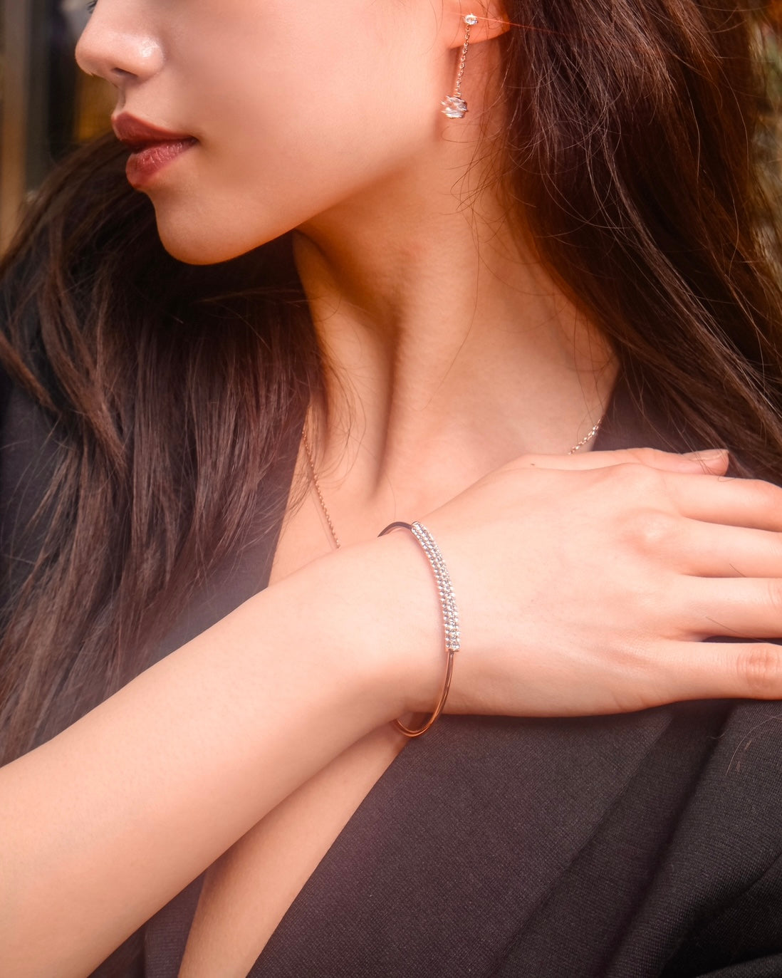 White Rainbow | Free size 18k Rosegold Bangle