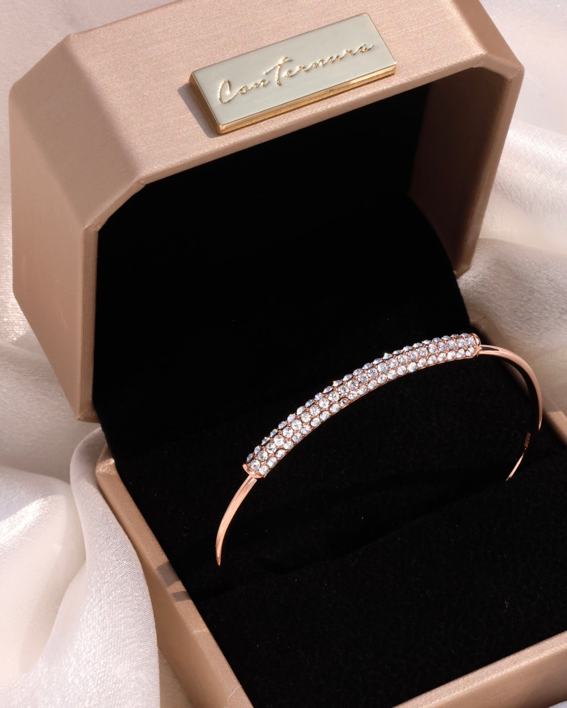 White Rainbow | Free size 18k Rosegold Bangle