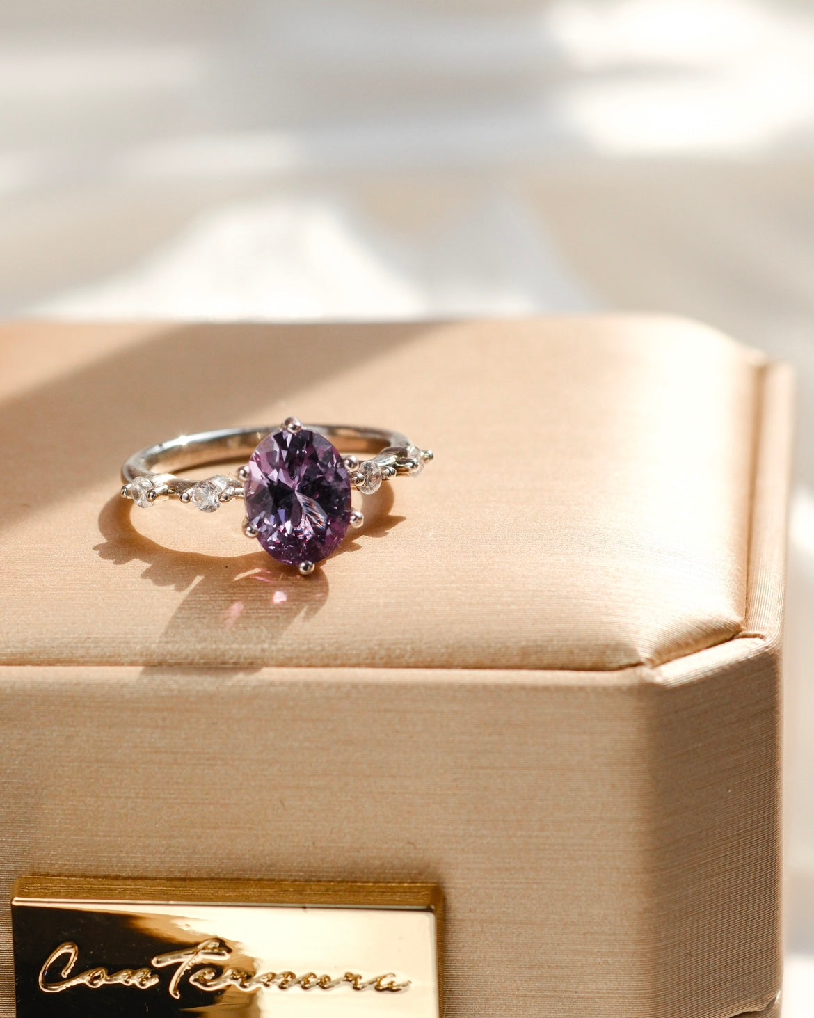 The planet | Luxurious lab grown Alexandrite Ring: silver plated with 18k gold -1.5 carat