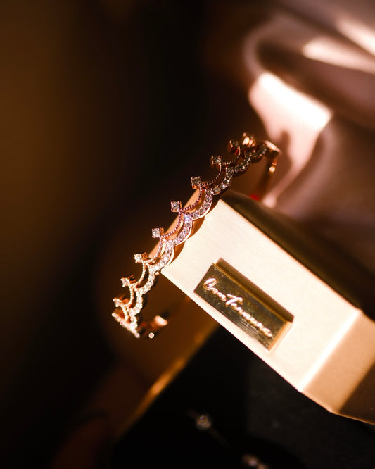 Be Loved | Crowned bangle embedded with Swarovski crystals - 18k Rose Gold