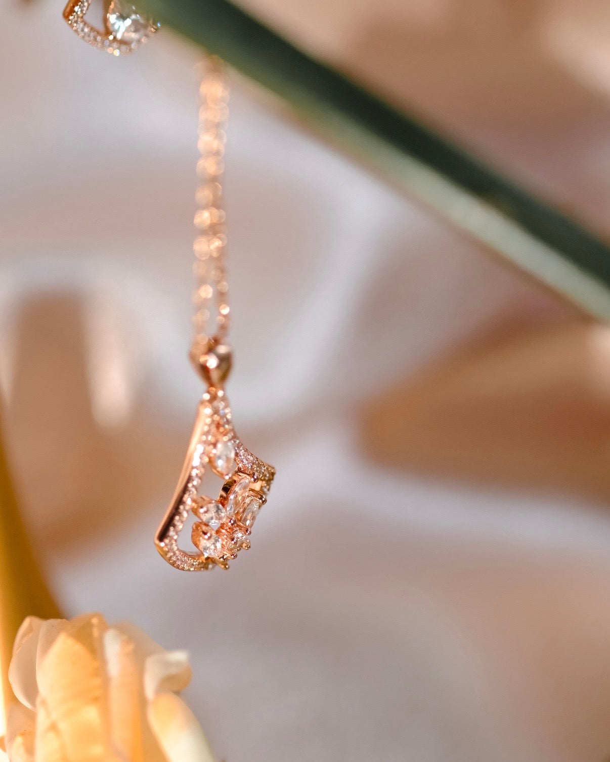 Ginkgo’s Bless| Rosegold earrings & necklace set  - hollow and elegance