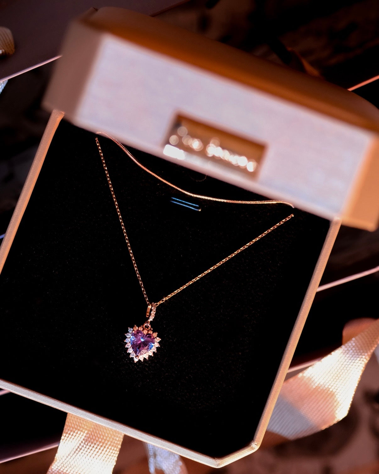 Halo of Love | double-layer Rosegold heart shape necklace