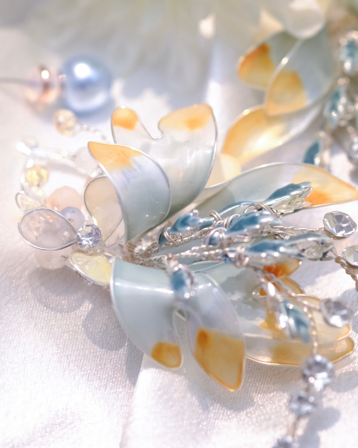 Morning Dew 2-Way Floral Resin Earrings