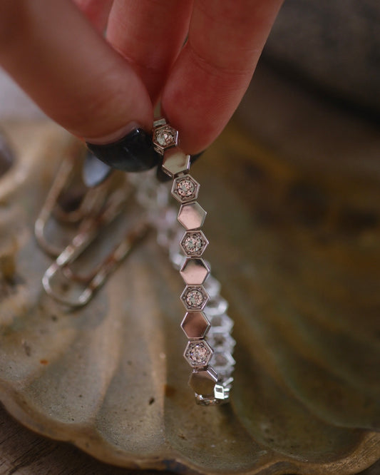 Honey Comb Hexagon Beauty Silvery 18kGold Bracelet (fit 14-16cm)