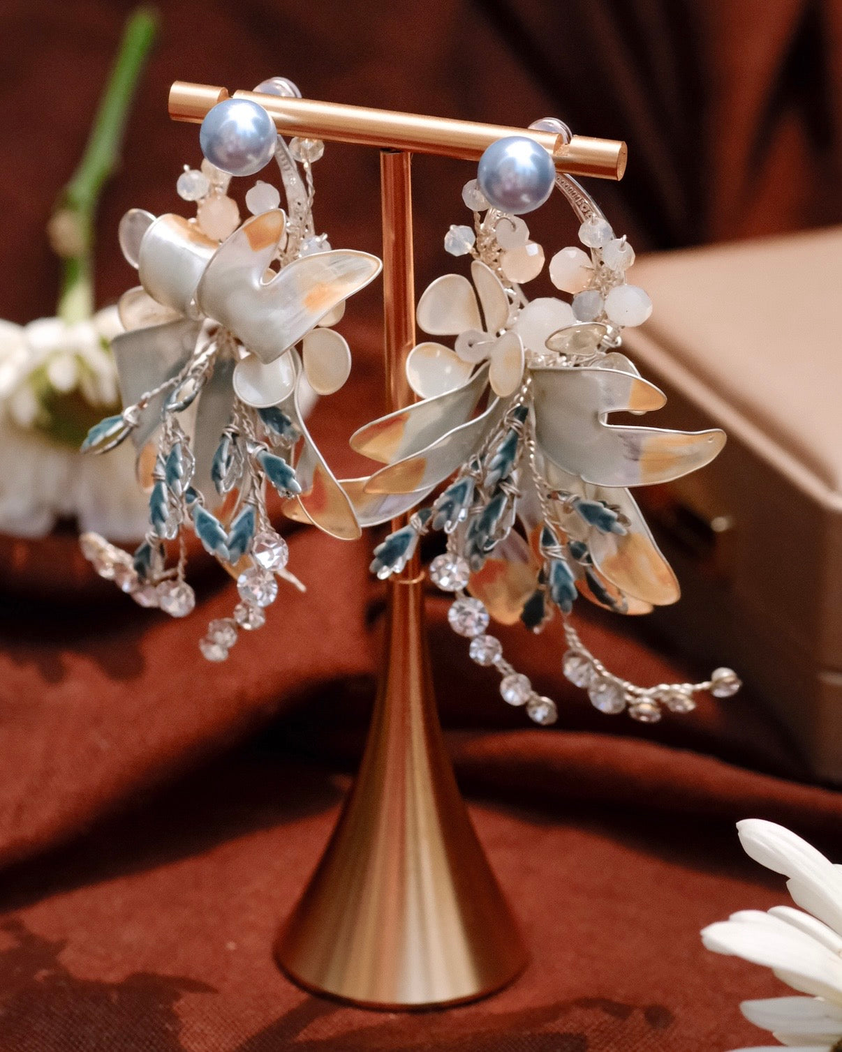 Morning Dew 2-Way Floral Resin Earrings