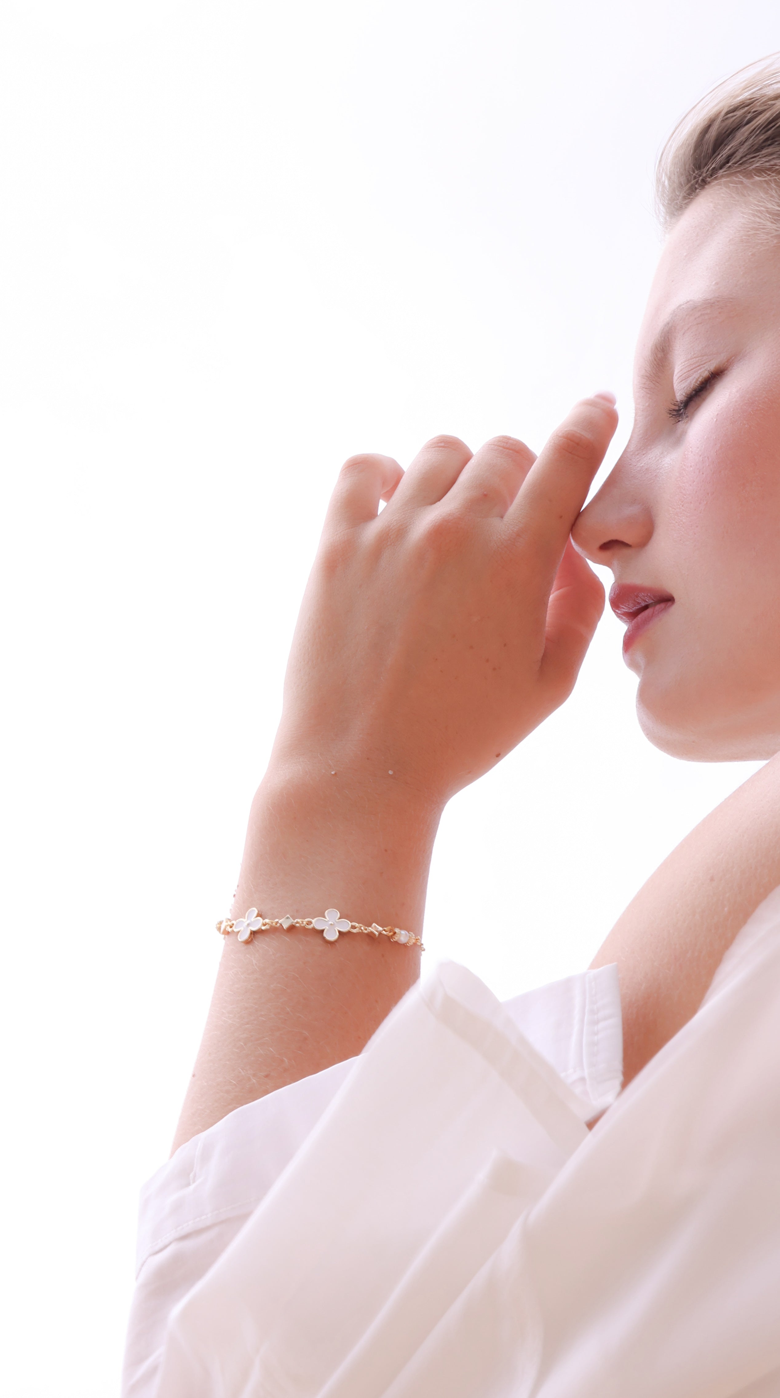 White wood aster | floral white bracelet - elegant pearl minimal premium artist quality