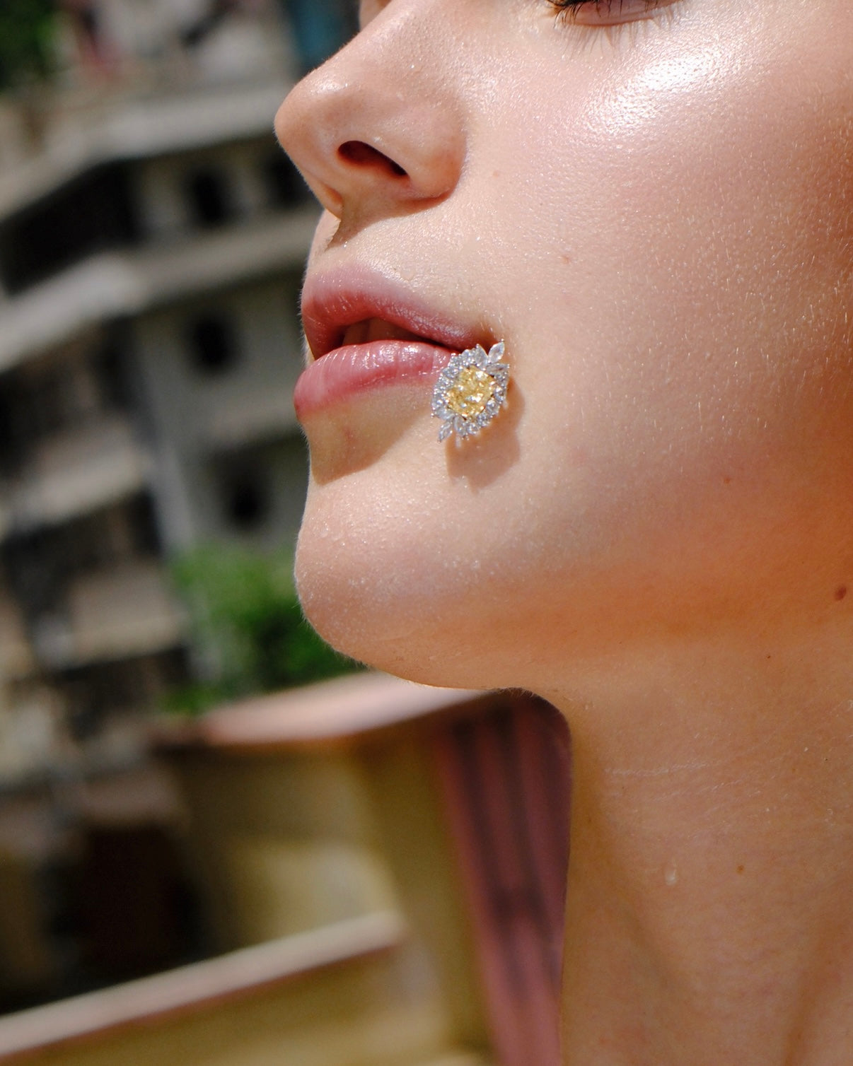 Mirror| Vintage-Inspired Elegance with Intricate Details — A True 80s Art Piece