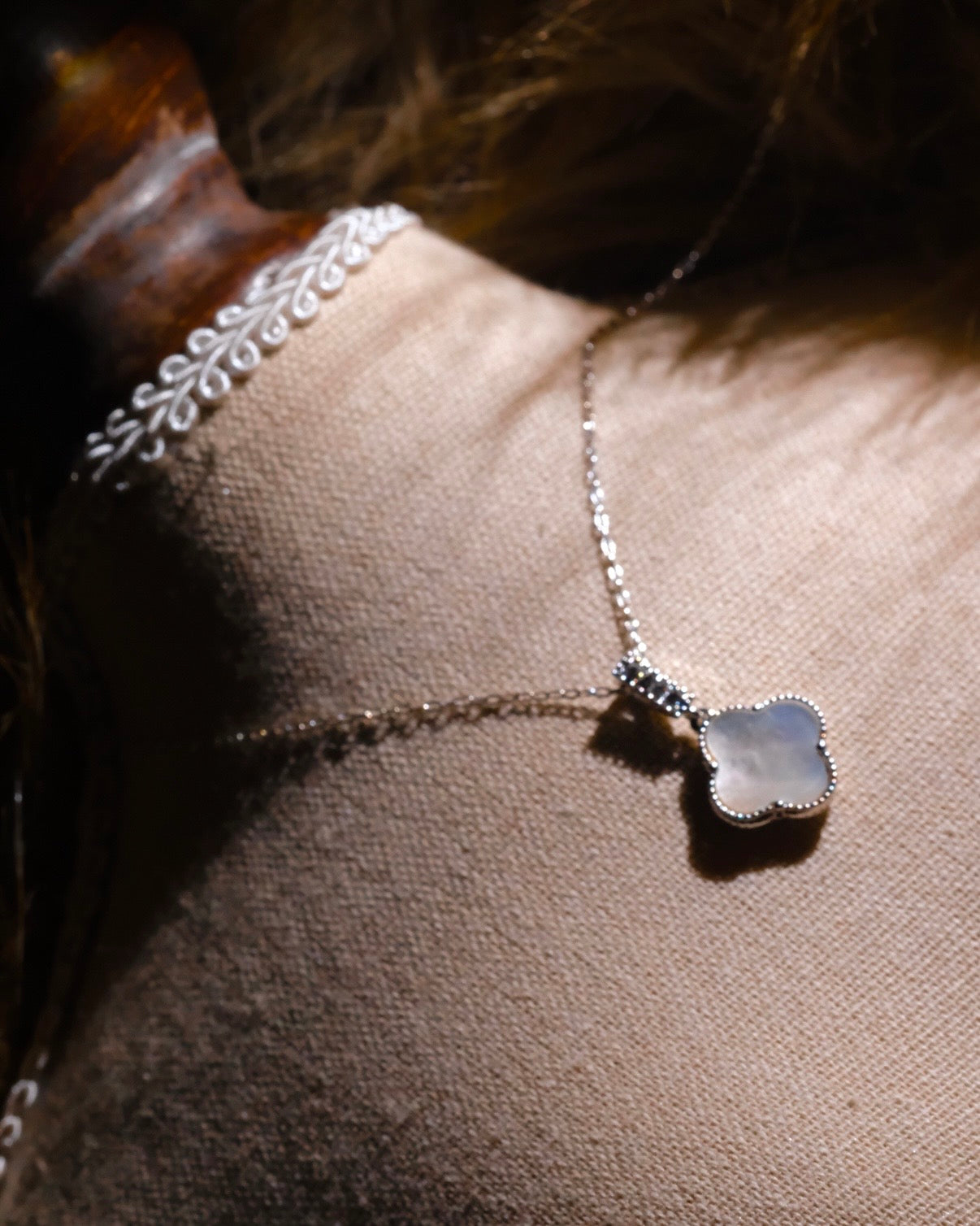 Deserve Necklace- shell lucky clove with engraving