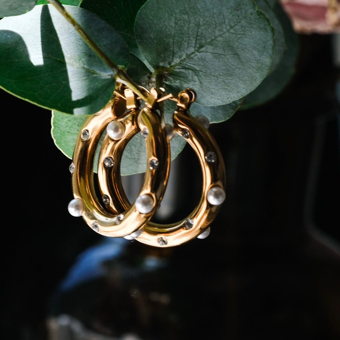 Lumière [LIMITED QUANTITY] Golden hoop earrings with pearls and diamonds - Made in Europe