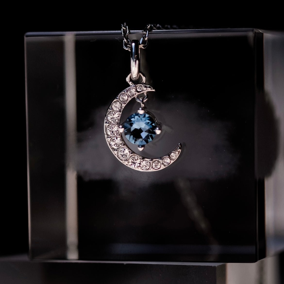Lunar Eclipse | crystal blue and white platinum romantic necklace