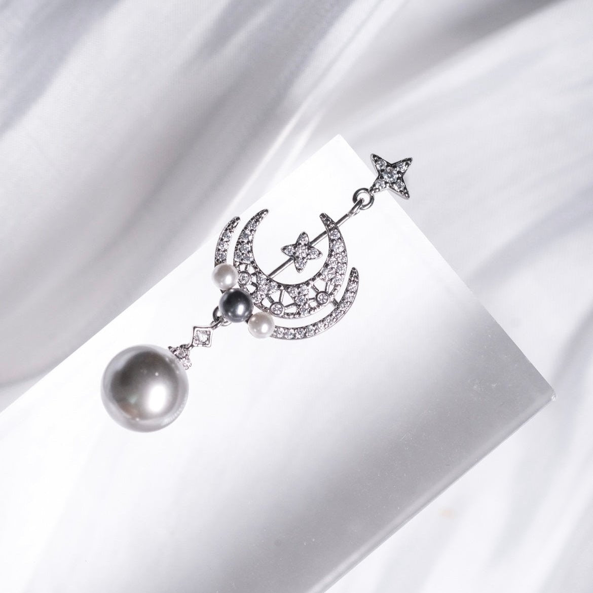 Dream Weaver - Platinum, dreamy, classic, pearl dream catcher earrings