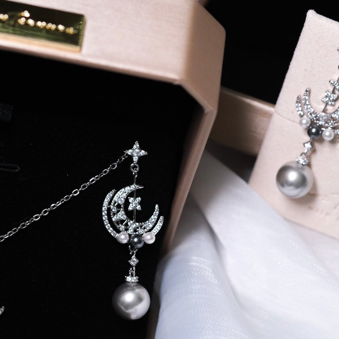 Dream Weaver - Platinum, dreamy, classic, pearl dream catcher earrings