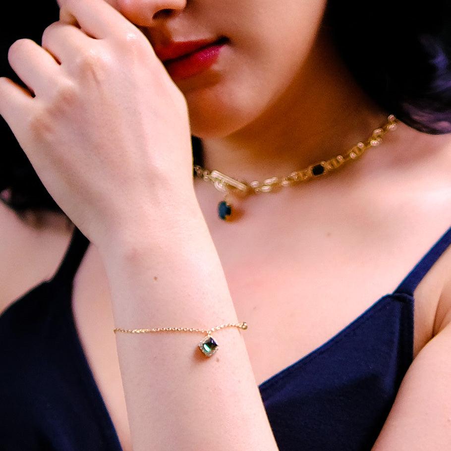 Accompany - Collection Peterpan & Tinkle | lab grown Emerald, Silver plated with 18k Gold, adjustable bracelet, classic