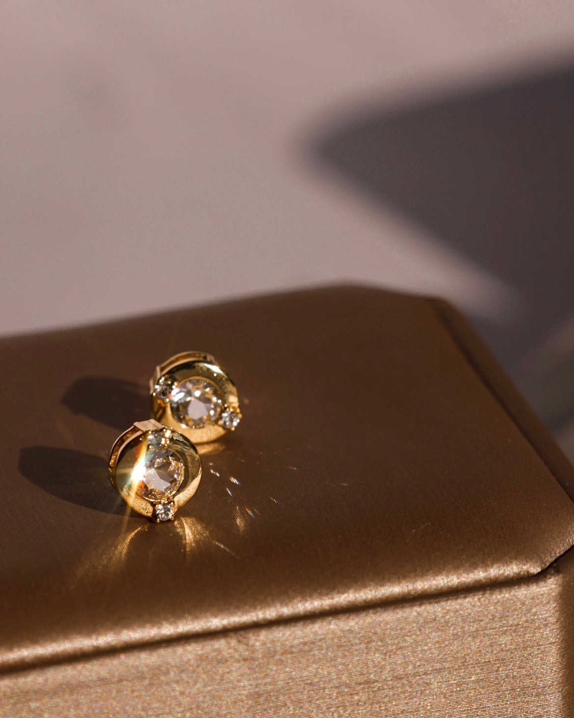 Golden Snitch | shining Ear studs