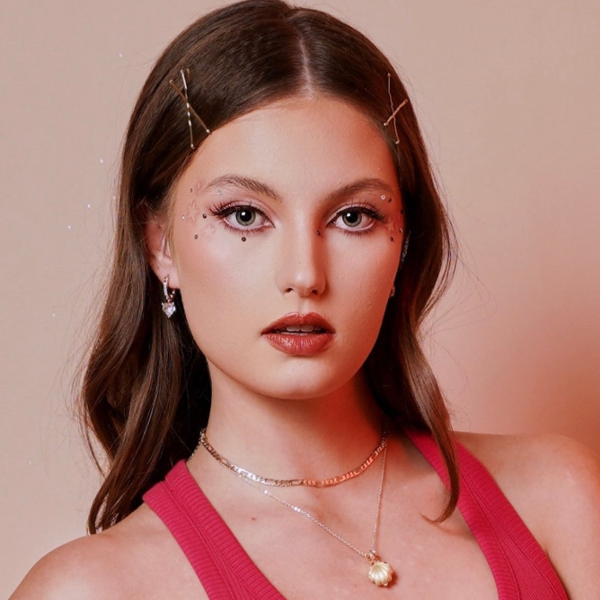 HEARTBEAT - Heart Shaped Swarovski crystal, rosegold, detailed everyday sweet earrings