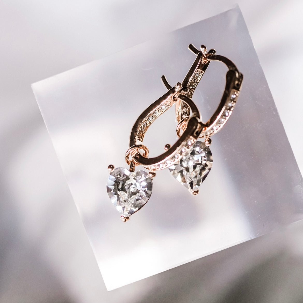 HEARTBEAT - Heart Shaped Swarovski crystal, rosegold, detailed everyday sweet earrings
