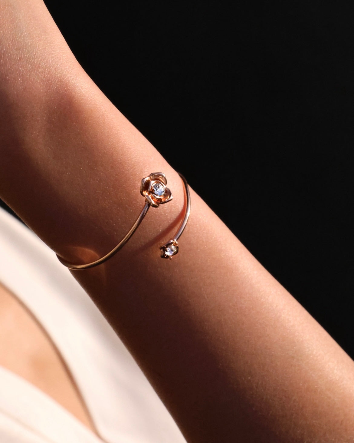 Love, Rosie | Romantic adjustable rose bangle - Best gift for yourself or your love (18k Rose gold)