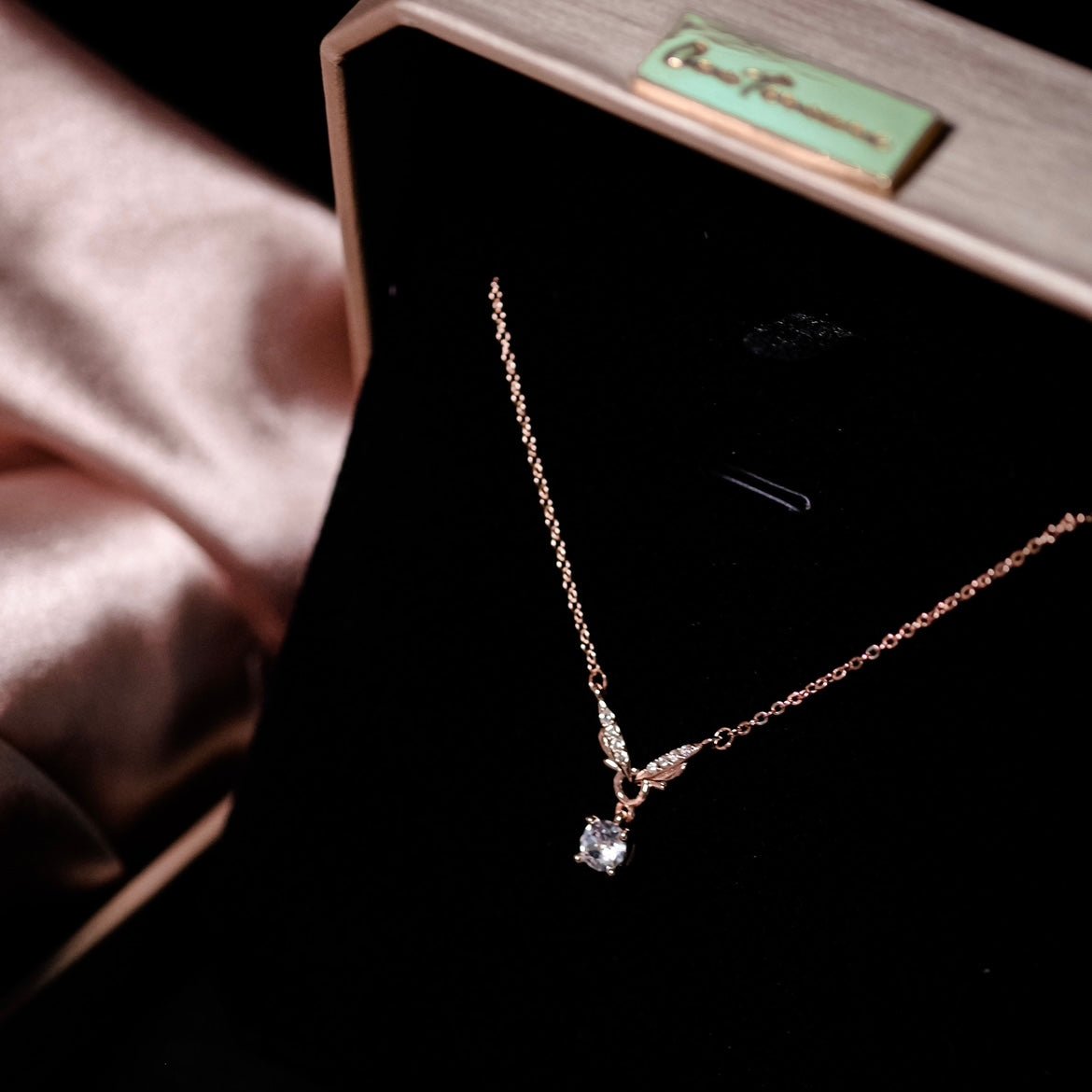 Gift | Swarovski crystal Necklace - Meaningful gift