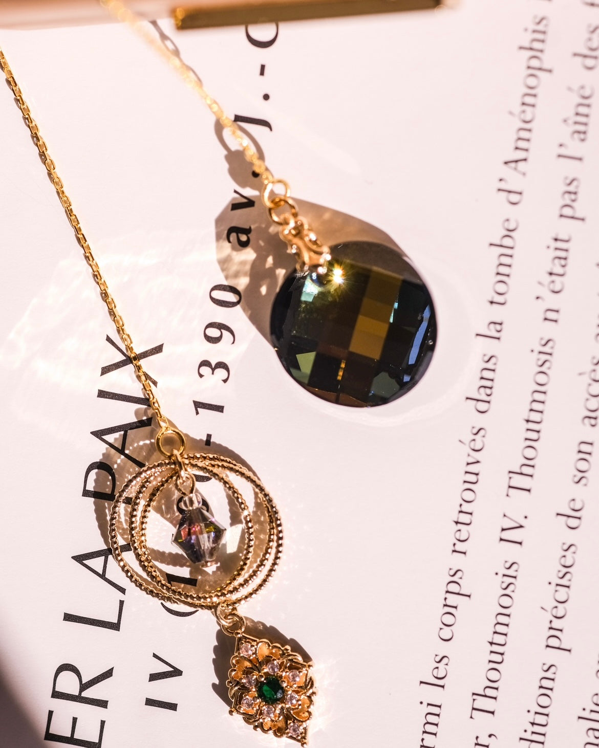 Tinker Belle - Collection Peterpan, ear string, precious Swarovski crystal, enlightened, elegant, adjustable length