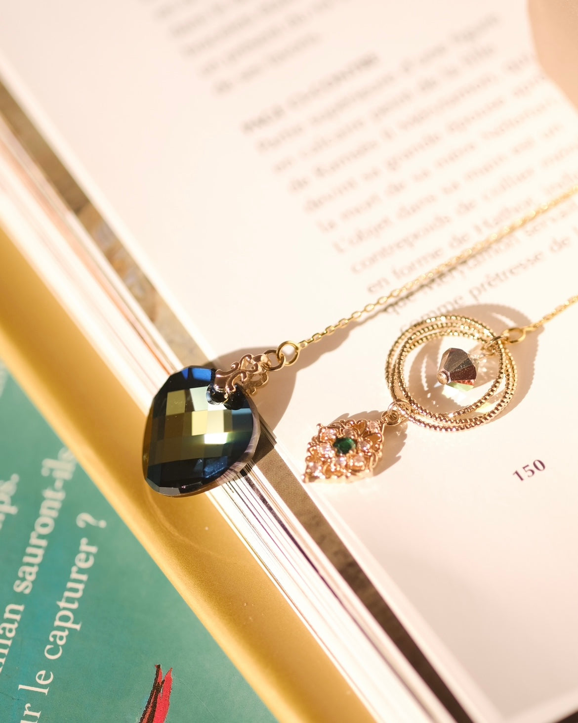 Tinker Belle - Collection Peterpan, ear string, precious Swarovski crystal, enlightened, elegant, adjustable length