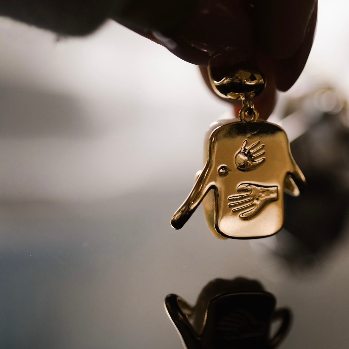 Huggy | meaningful and warm earrings for yourself, lovers and friends