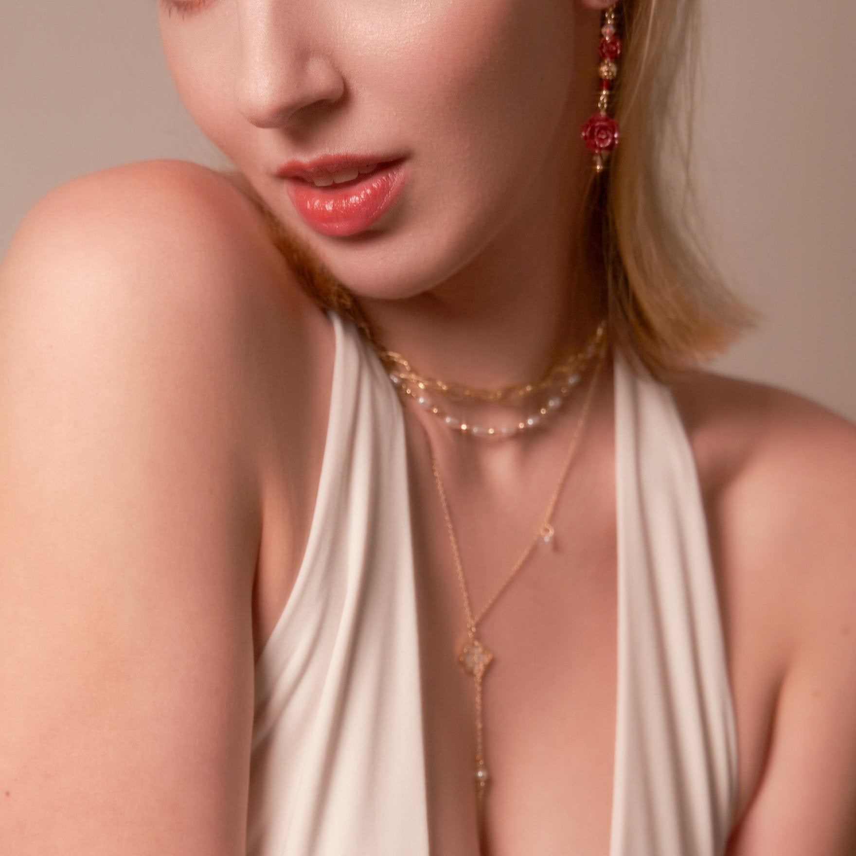 MAGICIAN - Unique in Hong Kong, Body Necklace, chestlace, elegant golden chain, Pearl, Swarovski crystal, two buckles