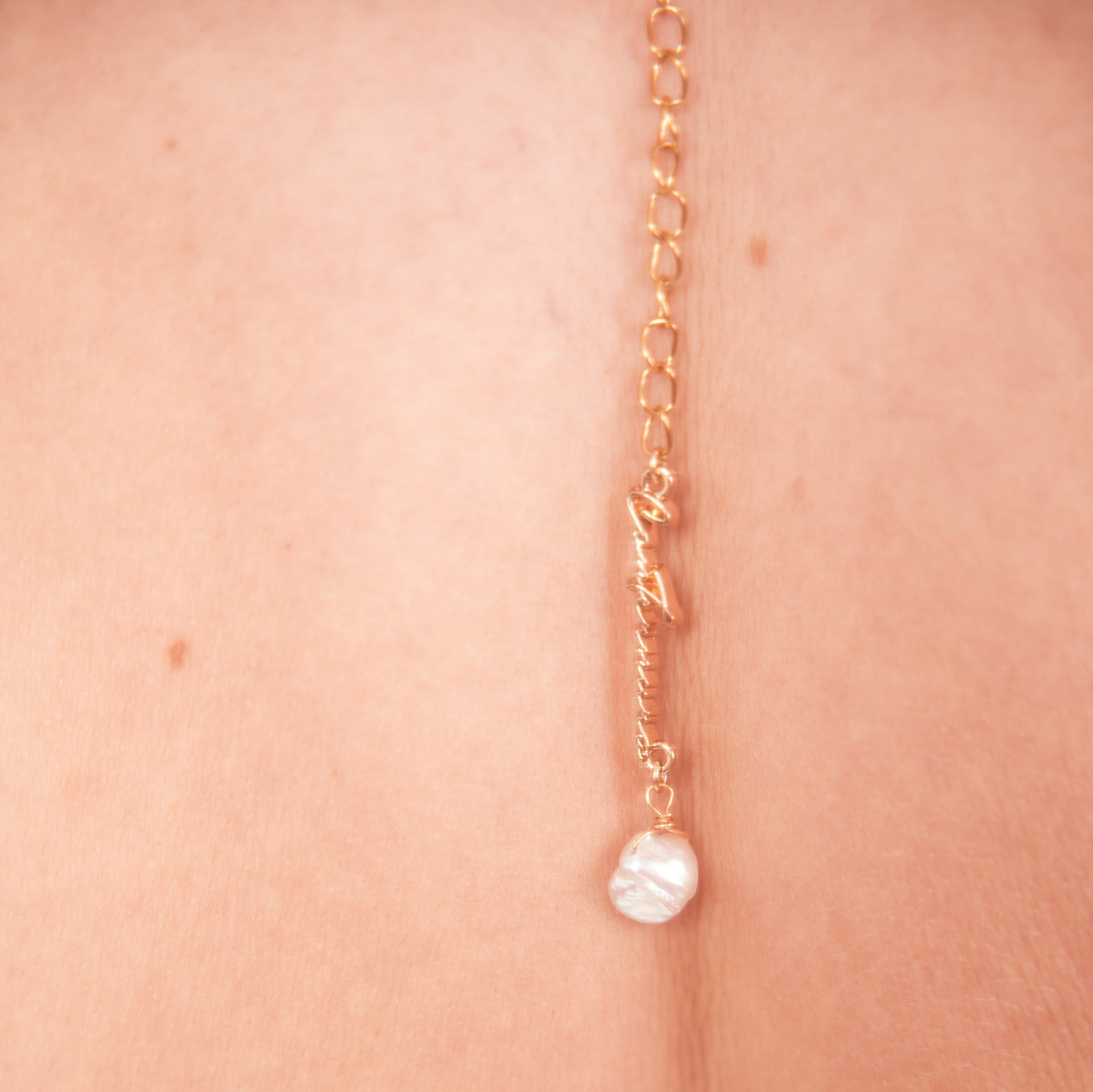 MAGICIAN - Unique in Hong Kong, Body Necklace, chestlace, elegant golden chain, Pearl, Swarovski crystal, two buckles