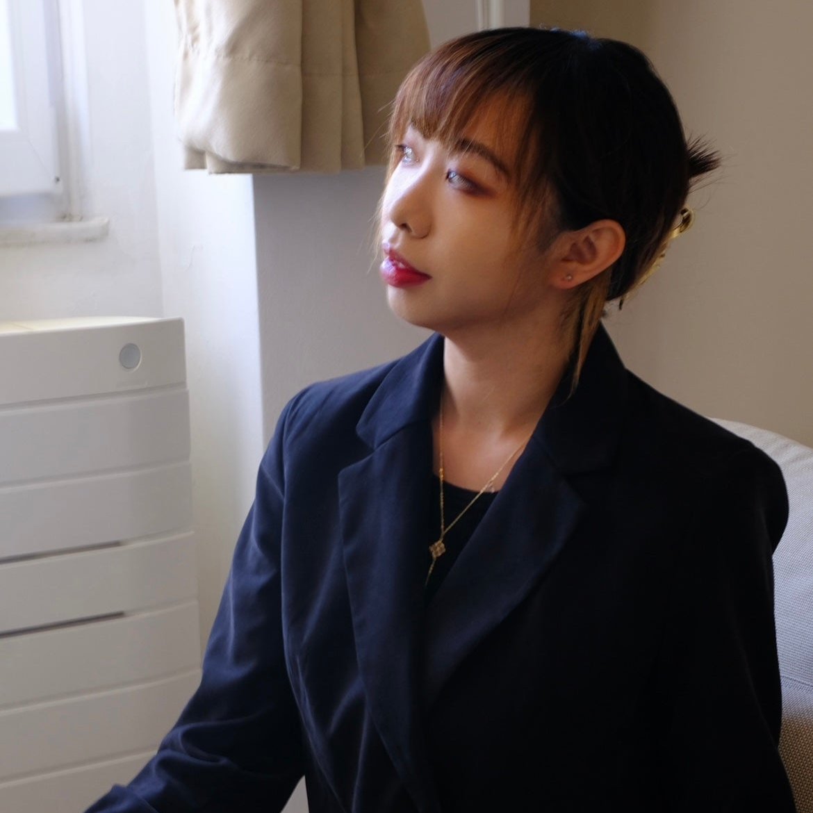 MAGICIAN - Unique in Hong Kong, Body Necklace, chestlace, elegant golden chain, Pearl, Swarovski crystal, two buckles