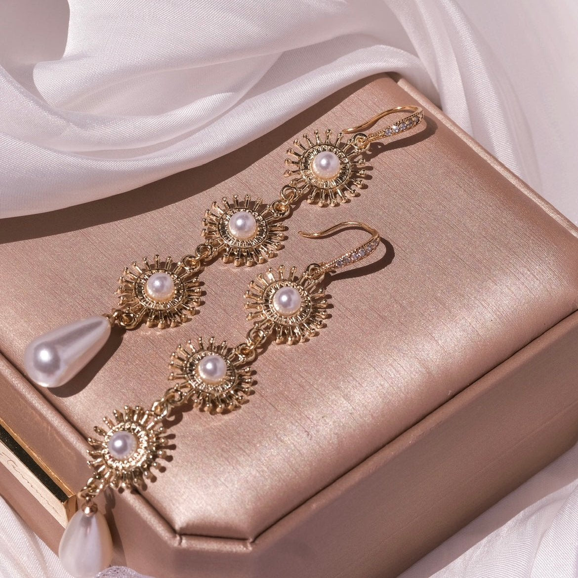 Luminosity - Sun earrings with pearls