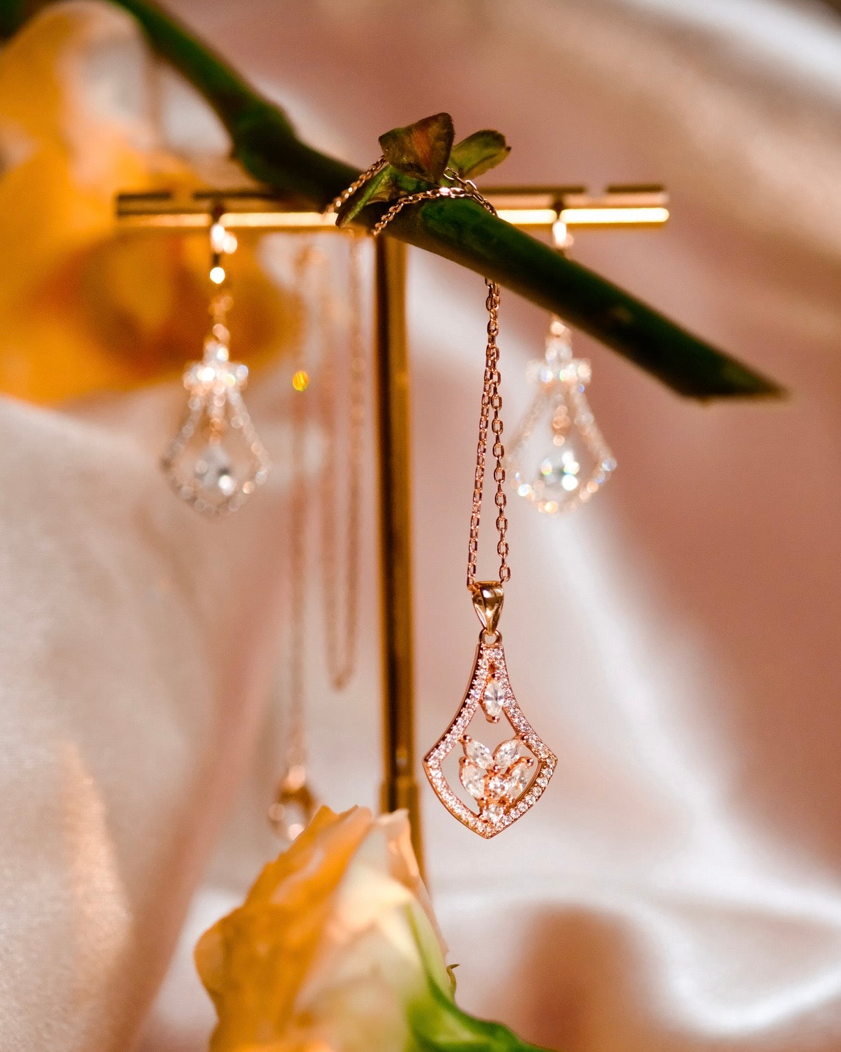 Ginkgo’s Bless| Rosegold earrings & necklace set  - hollow and elegance