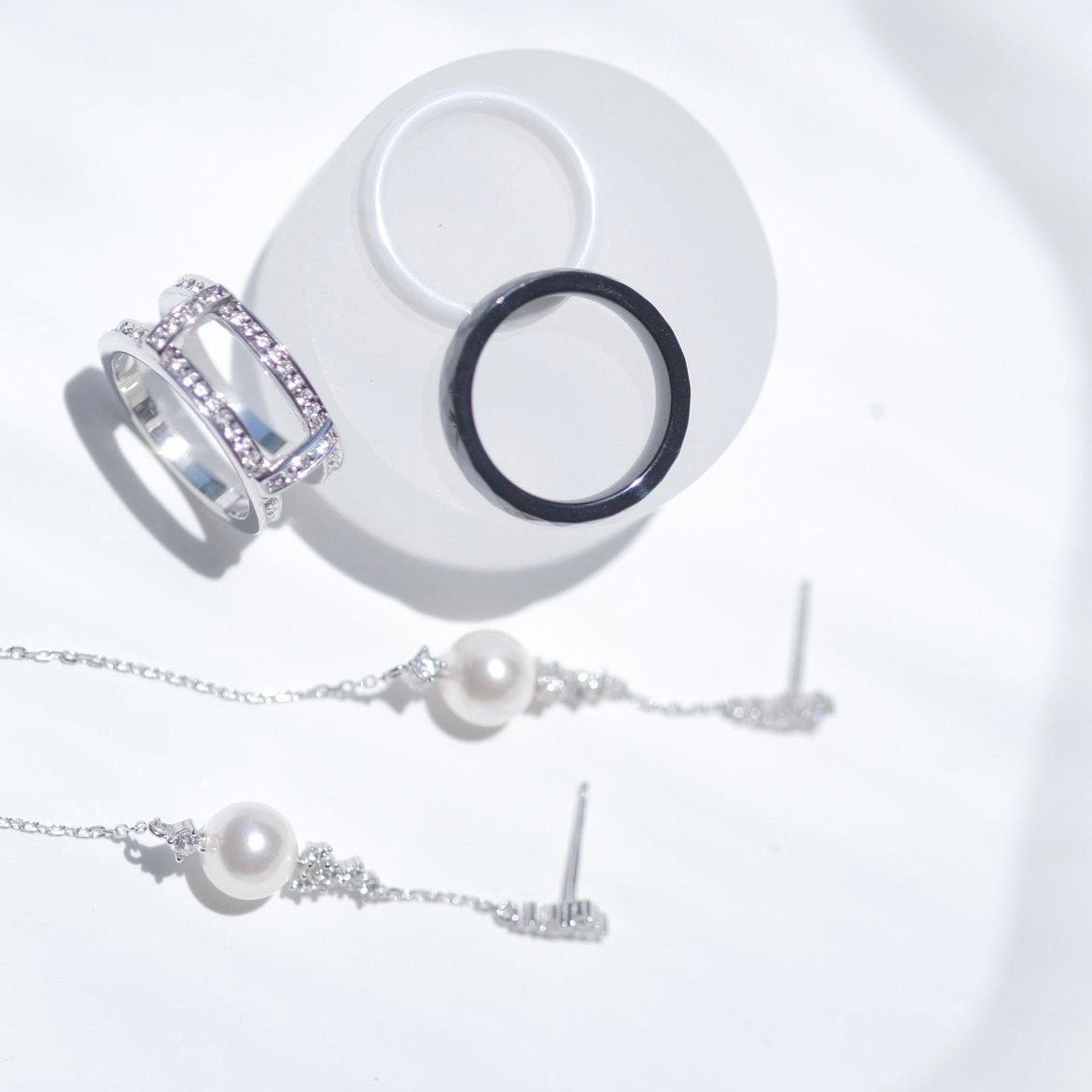 Happens | Collection Magician - Three rings set, ceramics, Swa crystals