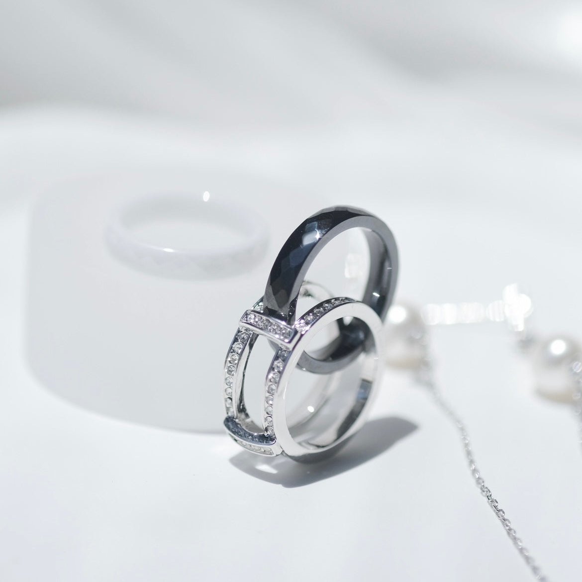 Happens | Collection Magician - Three rings set, ceramics, Swa crystals